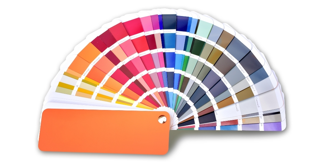 Farbkarte für eine Auswahl der Farbe für Holztüren und Holzfenster.